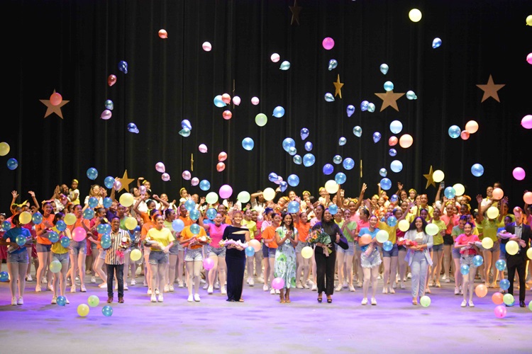 La Gala de Navidad del Instituto de Cultura y Arte brilla en el Gran Teatro del Cibao