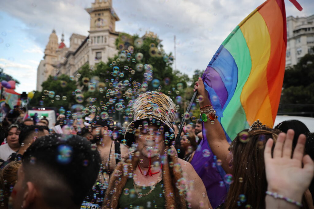 ANÁLISIS | El Gobierno argentino se fortalece y se profundizan los ataques contra la comunidad LGBTQ