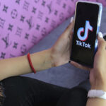 TikTok lo considera perjudicial y prohibirá menores utilicen filtros de belleza  