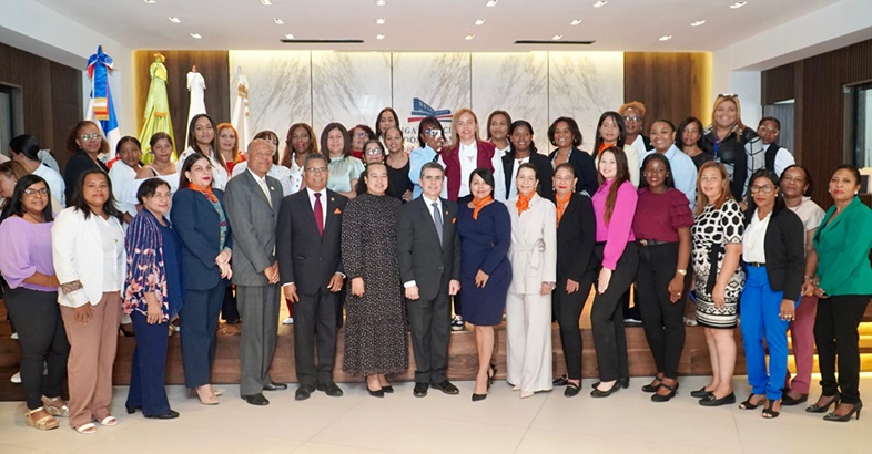 Tribunal Superior Electoral y Mujeres Municipalitas realizan conferencia «Ciberseguridad y Visibilización de la Violencia Política de Género en el Ámbito Digital»