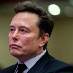 La red X de Elon Musk se suma a la batalla legal por Infowars de Alex Jones. Los expertos dicen que eso no tiene precedentes