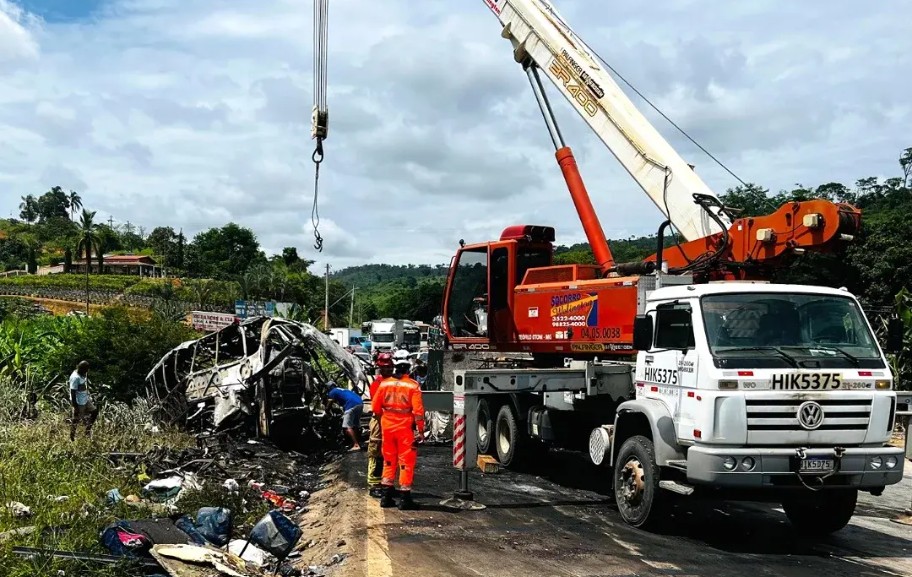 Se eleva a 38 cifra de muertos en accidente de vehículos en Brasil