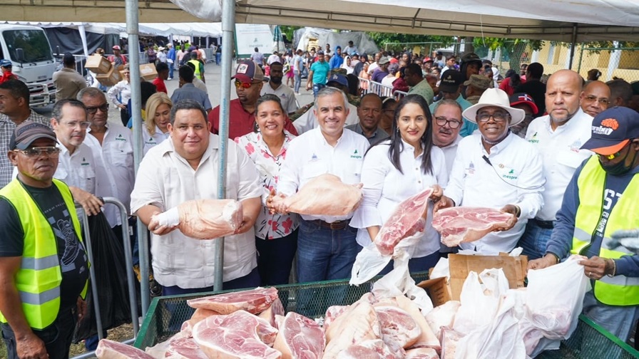 Inespre beneficia más de 70 mil personas en Feria “La Navidad del Cambio” en Azua