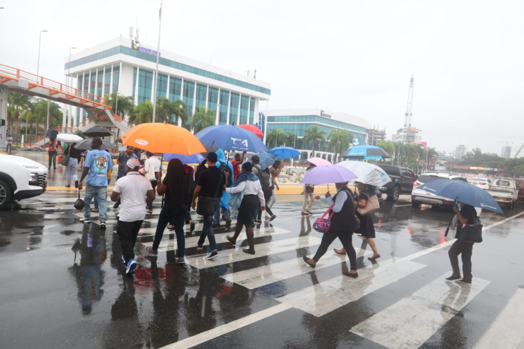 Agarre su paraguas porque hoy continúan las lluvias y se extenderán a otras provincias