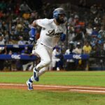 Licey le da hasta con el cubo del agua a las Águilas durante paliza histórica