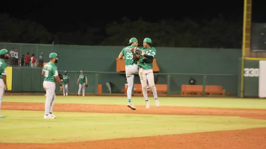 Es oficial: Estrellas clasifican al round robin al derrotar a los Toros en extra innings