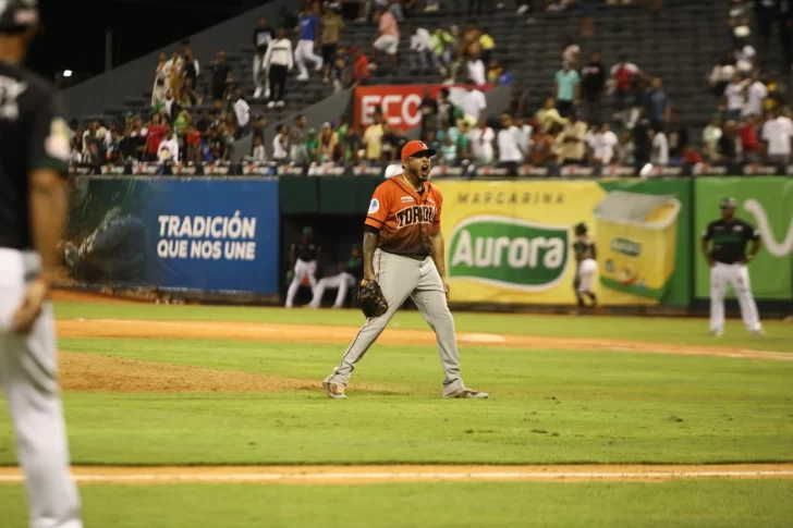 Los Toros consiguen importante victoria ante las Estrellas para sus aspiraciones de clasificar