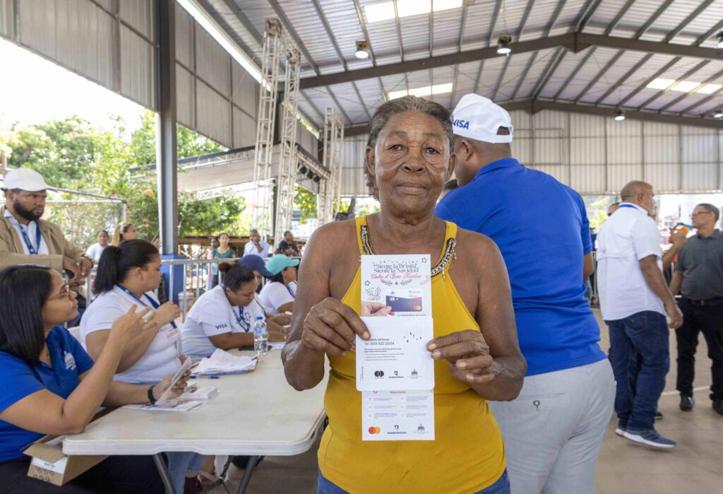 Hoy inicia entrega Bono Navideño «casa por casa» en el Distrito Nacional 