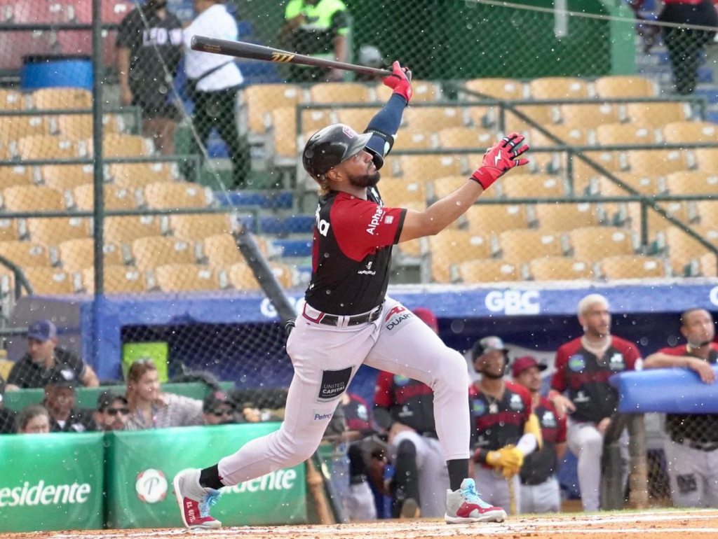 Kelvin Gutiérrez comanda victoria urgida de los Gigantes ante los Leones