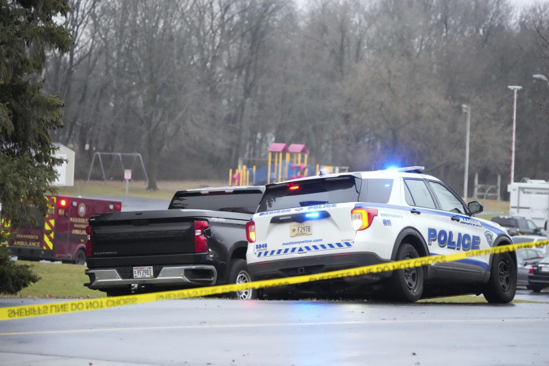 Al menos dos muertos y 6 heridos en tiroteo en colegio de Wisconsin