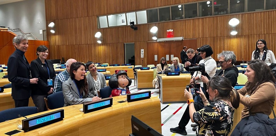 Mafalda, símbolo de conciencia social y deseo de transformar el mundo, presente en la ONU