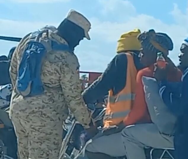 Detienen militar tras ser sorprendido recibiendo dinero de haitianos