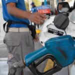 Gobierno reduce precios de varios combustibles, pero deja inalterables los de mayor consumo