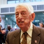 Lou Carnesecca, entrenador del Salón de la Fama del Baloncesto que dirigió a St. John’s durante 24 temporadas, falleció a los 99 años