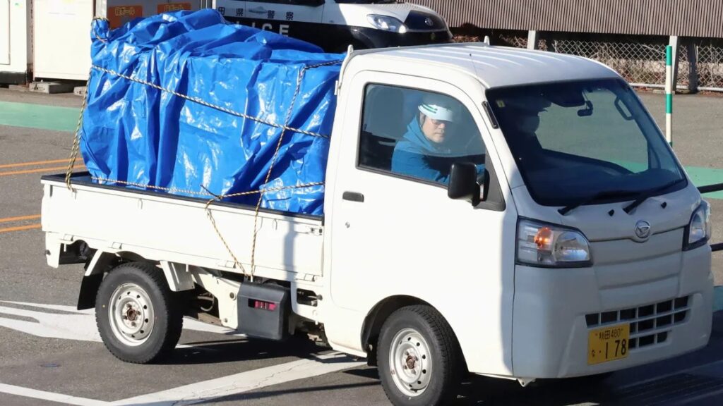 Un oso ataca a un trabajador y saquea la sección de carne en un supermercado de Japón