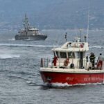 La carrera para reflotar el superyate Bayesian en Sicilia